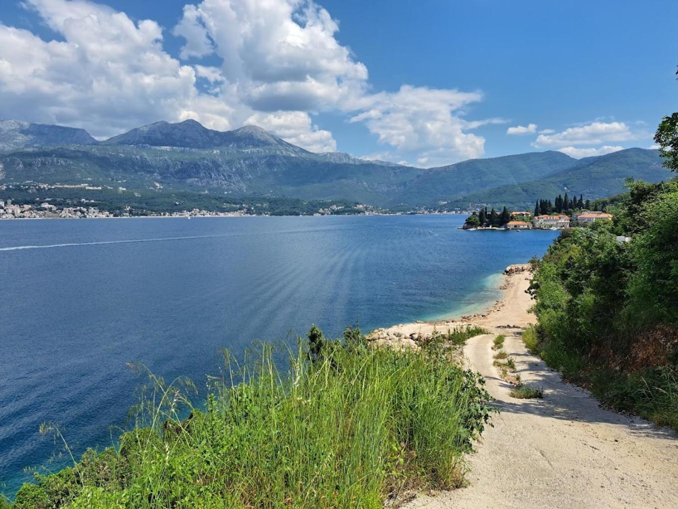 Glamping Peninsula Lustica Rose Tivat Exterior photo