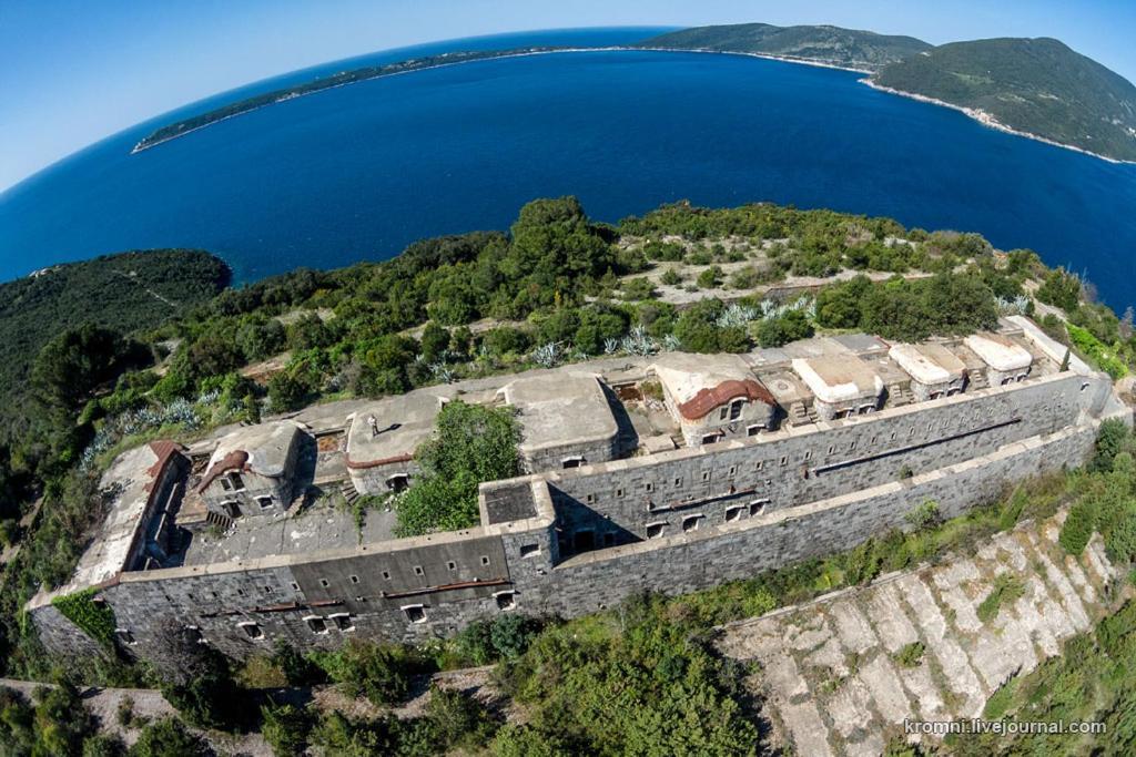 Glamping Peninsula Lustica Rose Tivat Exterior photo